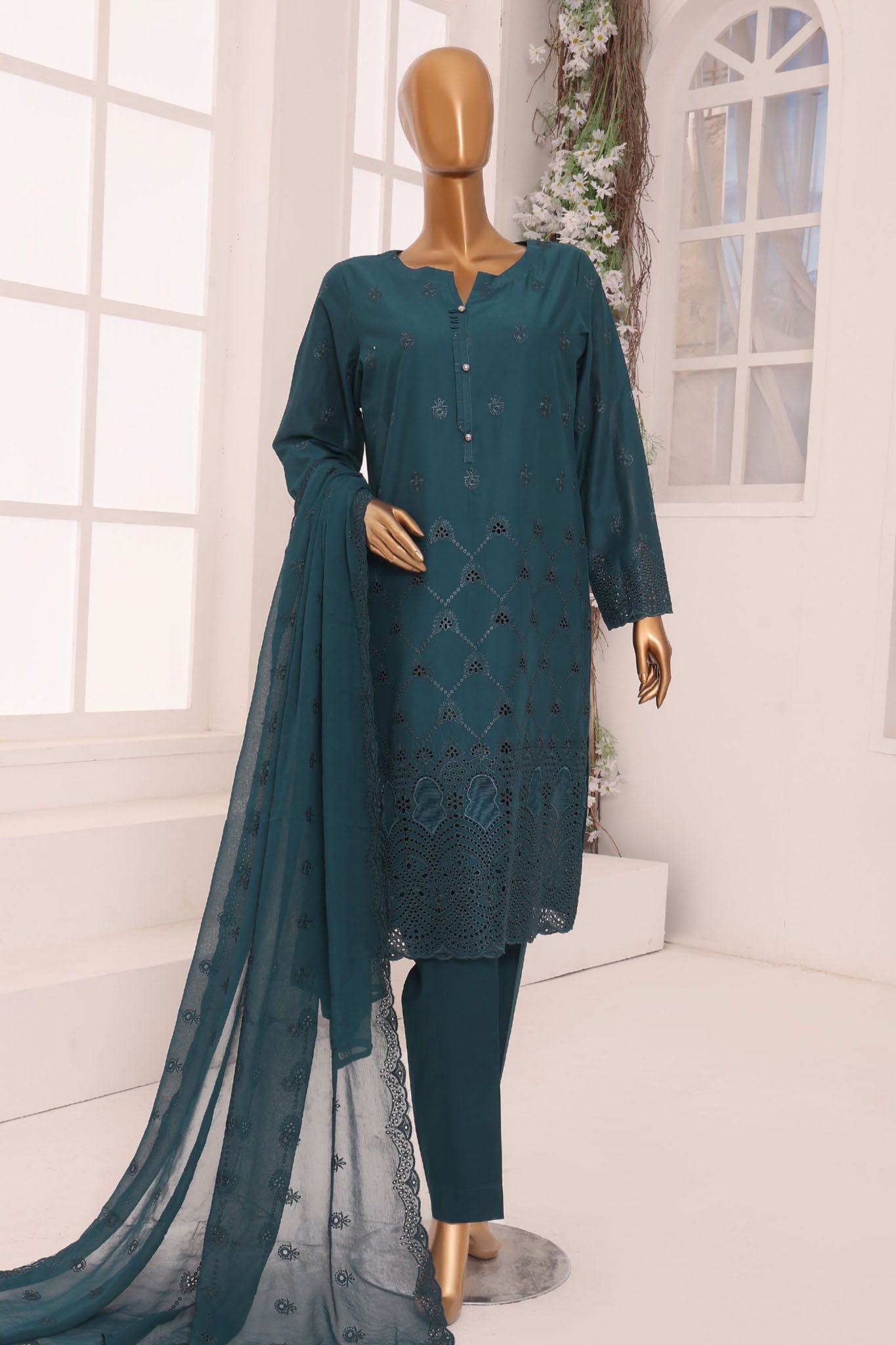 Rs 2800 Lawn Chikankari Emb 2pc