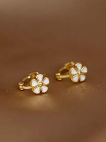 Shein - 1pair White Droplet Glaze Simple Five Petal Flower Design Delicate Stud Earrings