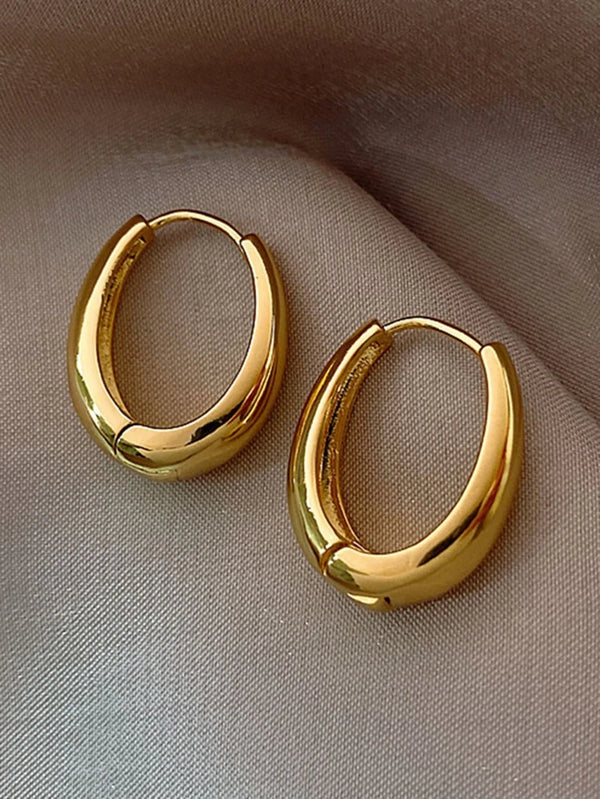 Shein A pair of stud earrings with an oval open diameter and decorated with an elegant teardrop design