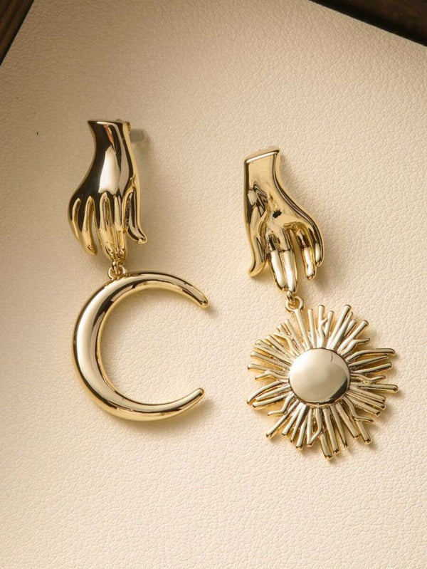 Shein Women's Contrast Sun and Moon Earrings