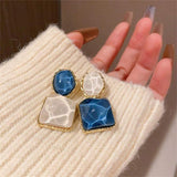 Shein Distinctive earrings of a new design with an overlapping square geometric shape and contrasting moisture
