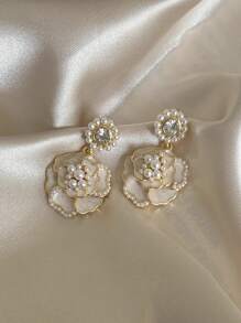 Shein - 1pair Elegant Pearl White Flower Earrings