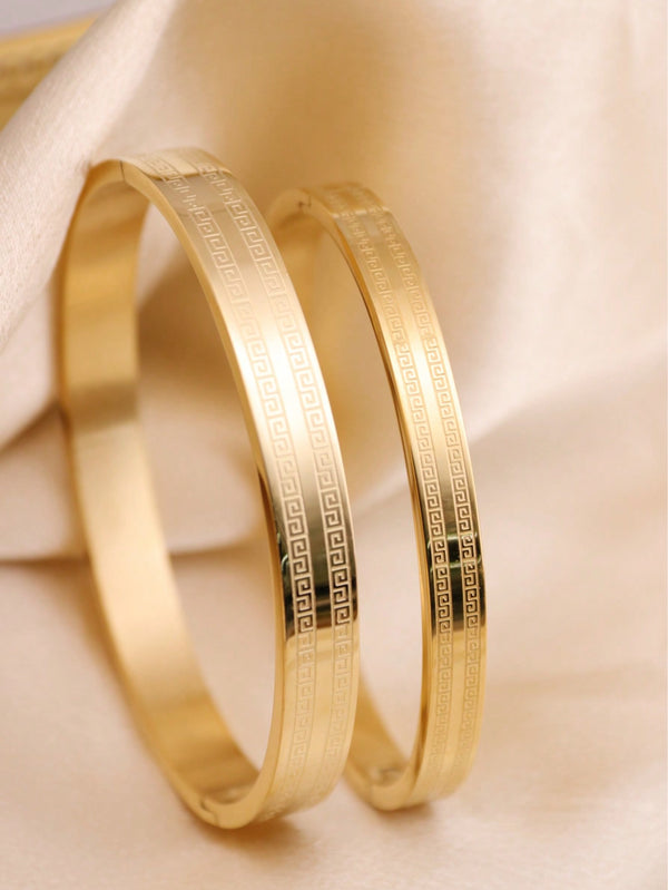 Shein - A Vintage And Simple Double-Row Patterned Gold-Tone Stainless Steel Women\ Bracelet, A Charming Mother\ Day Accessory.