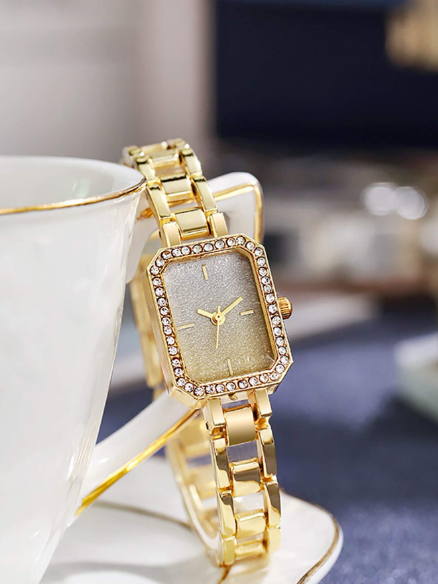 Shein - Fashionable & Elegant Square Shape Full Starry Rhinestone Lady Quartz Watch