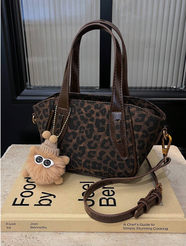 Shein - 1pc Women's Fashionable Leopard Print Bucket Handbag