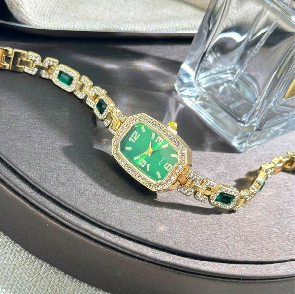 Shein - 1pc Women's Green Rhinestone Inlaid Rectangle Alloy Case Arabic Numeral Dial