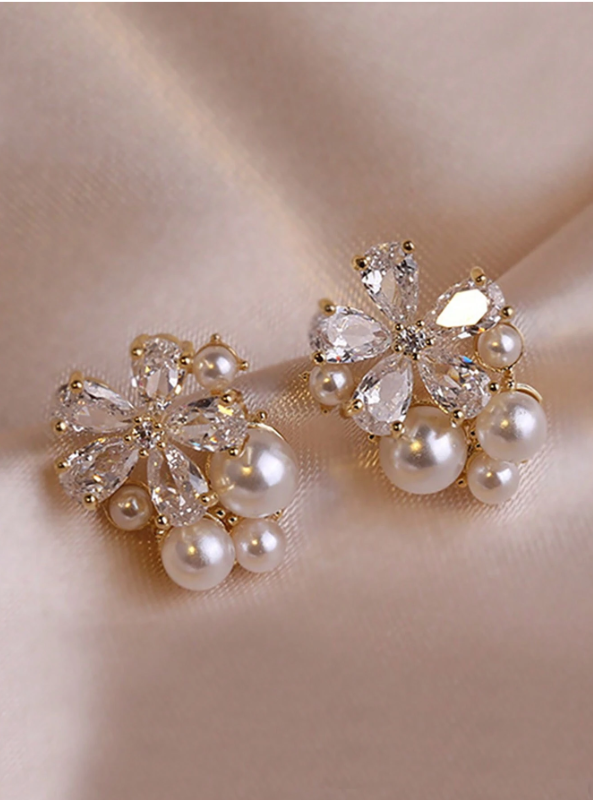 Shein - 1 Pair Of Delicate Small Pearl Studs,Uitable