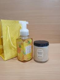 Bath & Body Works - Pineapple Mango Candle + Hand Wash Gift Set