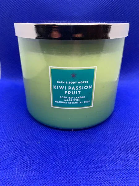 Bath & Body Works - Kiwi Passionfruit 3 Wick Candles 414gms