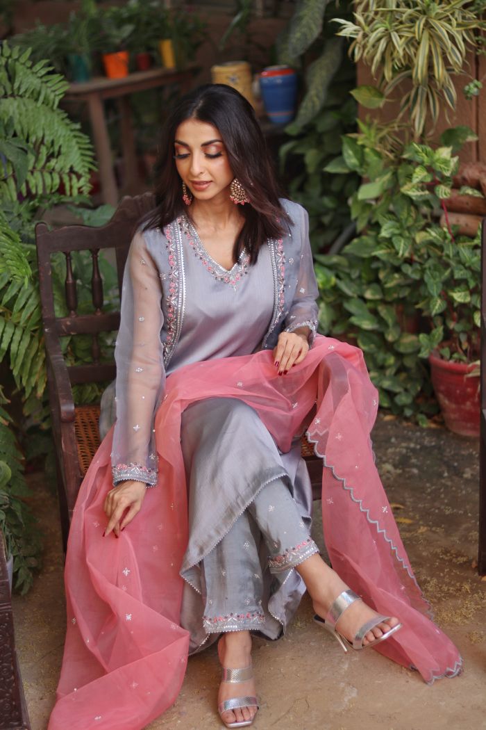 Sara Nisar- Tabassum