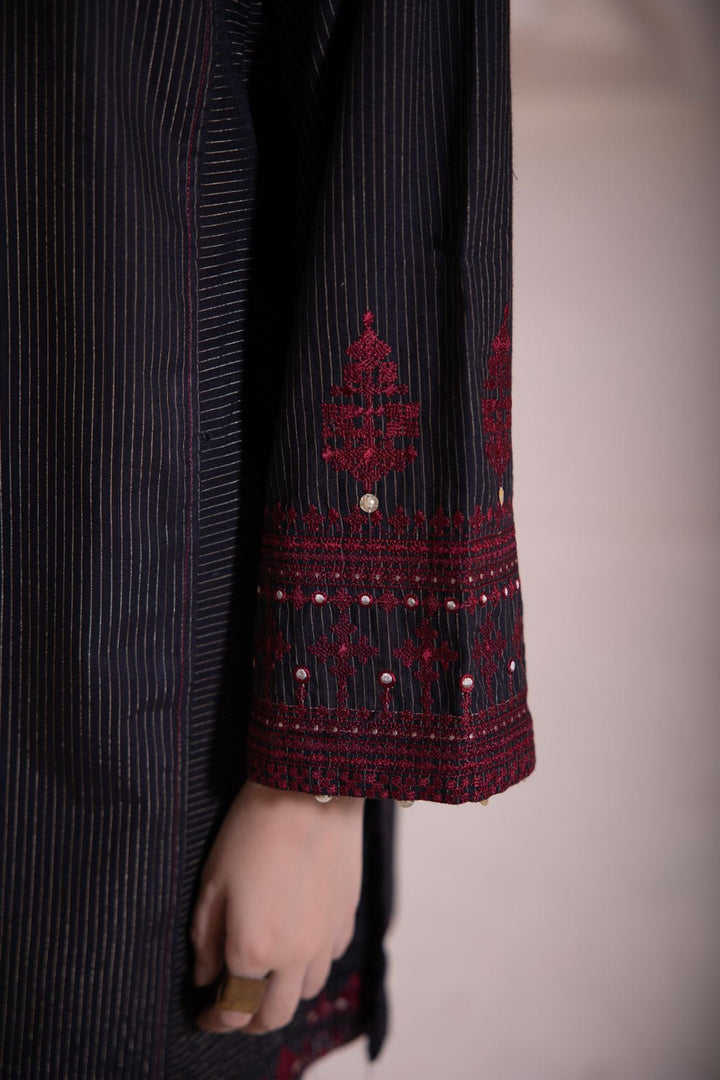 Sapphire- Embroidered Zari Khaddar Shirt