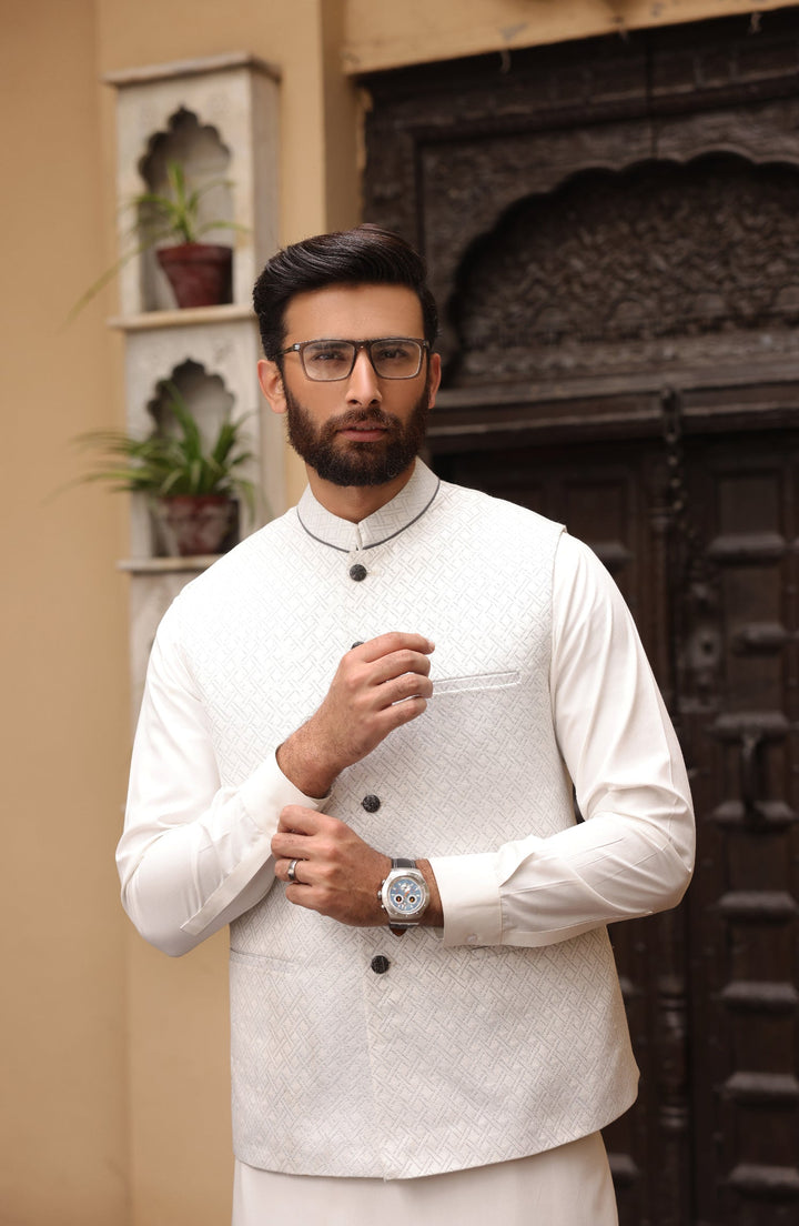 Summer'22 Men Kameez Shalwar With Waist Coat White