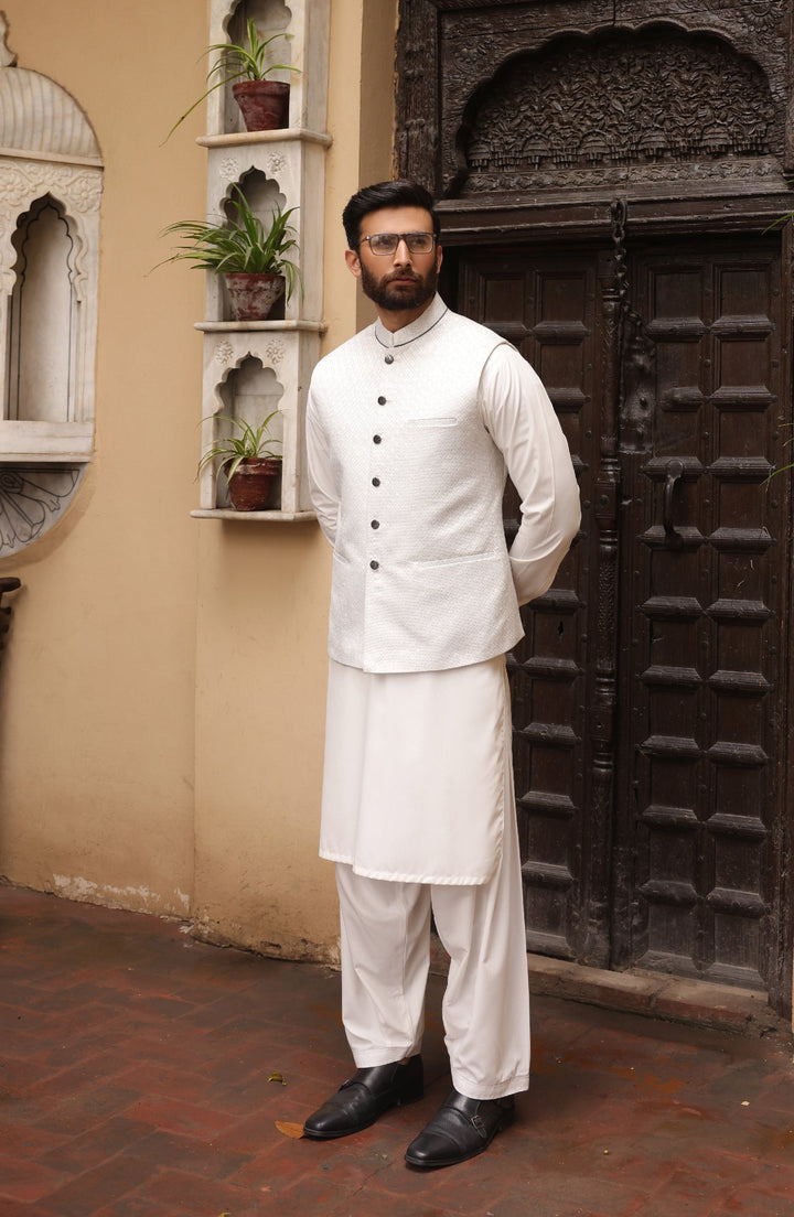 Summer'22 Men Kameez Shalwar With Waist Coat White