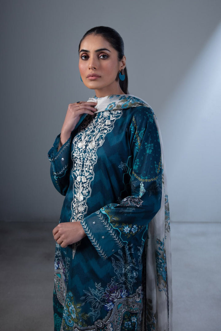 Sapphire-Embroidered Jacquard Suit