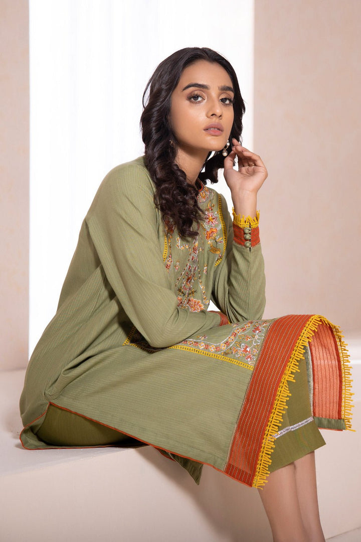 Sapphire- Embroidered Zari Khaddar Shirt