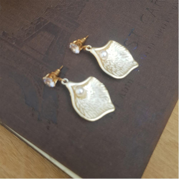 Raviiga- Golden Textured Earrings