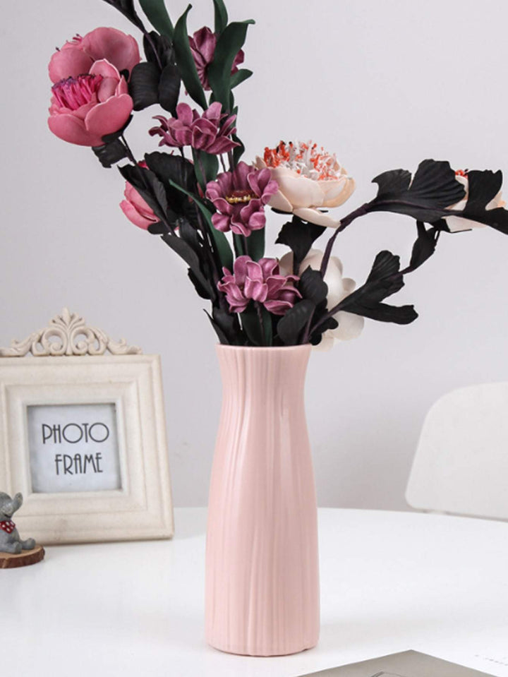 Shein- 1pc Solid Color Plastic Flower Vase