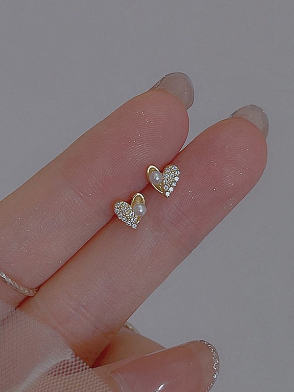 Shein - 1pair Versatile Exquisite Miniature Simple Faux Pearl Heart Shaped Stud Earrings