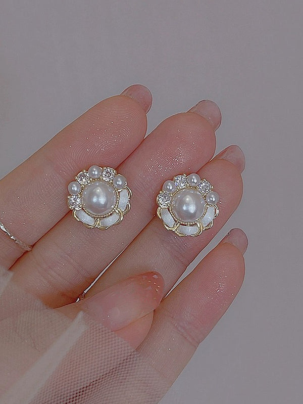 Shein - 1pair Imitation Pearls & Cz Decor Gentle & Simple & Sweet Flower Daily Stud Earrings For Women