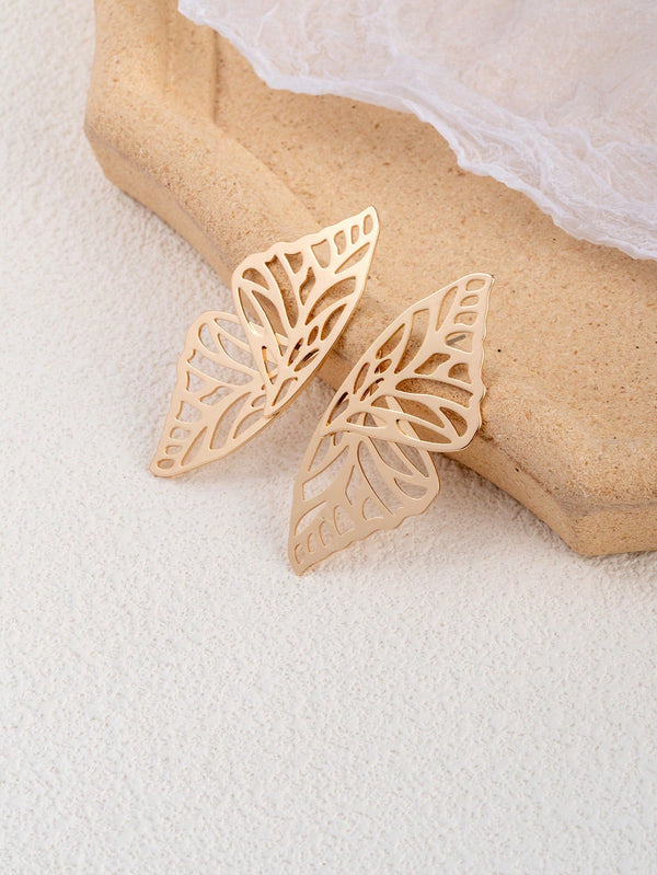 Shein - 1pair European And American Style Simple And Elegant Woodland Inspired Butterfly Shaped Asymmetric Stud Earrings For Women