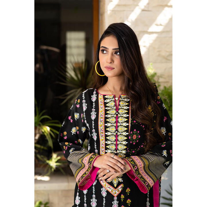 Zellbury- Dgital Printed Embroidered Khaddar Shirt, Khaddar Dupatta & Khaddar Trouser WUW21E30121