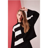 Trendyol- Black Color Block Hooded Loose Knit Sweatshirt TWOAW21SW0104