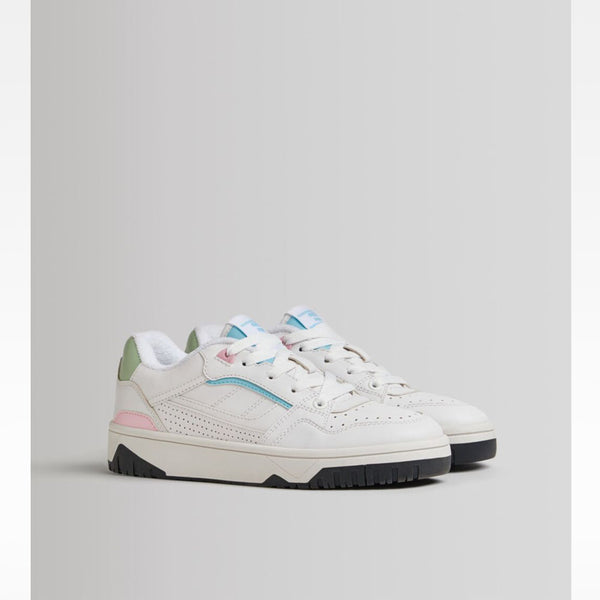 Bershka- Contrast pastel detail trainers