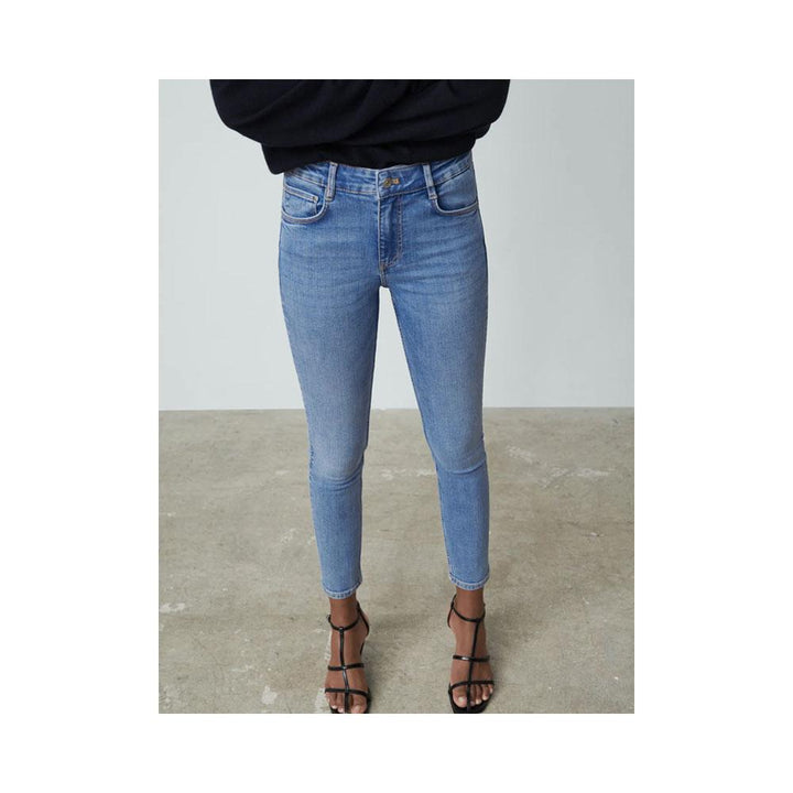 Mardaz- Mid Rise Sculpt Jeans