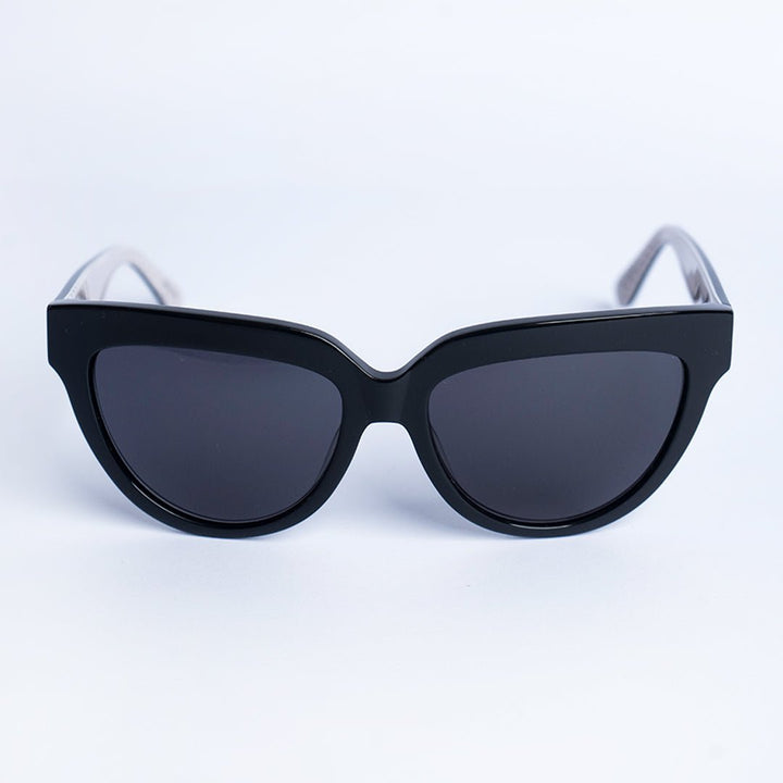 Isaac Mizrahi 30217 Cat Eye Distinctive American Fashion Icon Hot Sunglasses