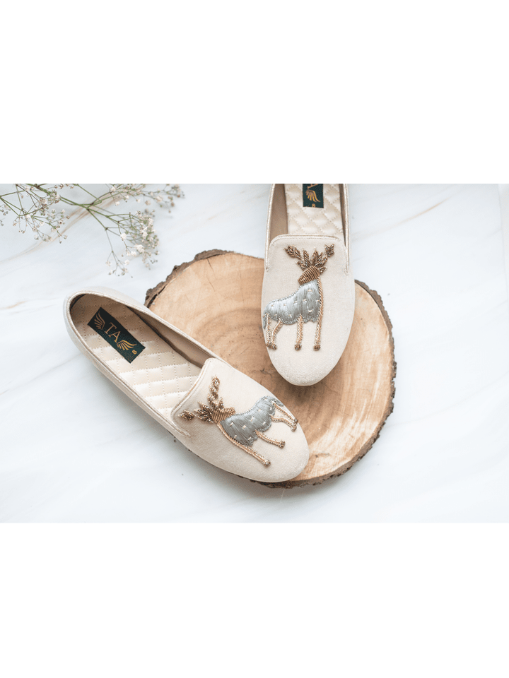 Toheed Ansari Tauheed Ansari Women Pink Suede Velvet Hand Crafted Pumps – Bagallery