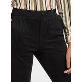 Max Fashion- Black Solid Cropped Pants with Pockets and Elasticised Waistband