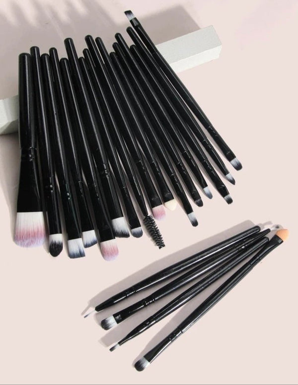 The original 18 Pcs Make Up Eye Brushes Set Blackwhitebrown