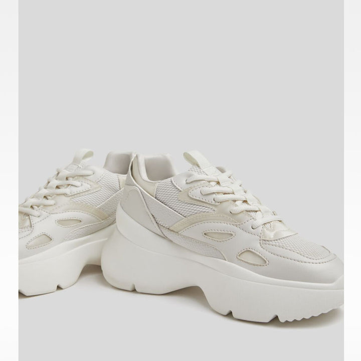 Bershka- Contrast XL sole trainers