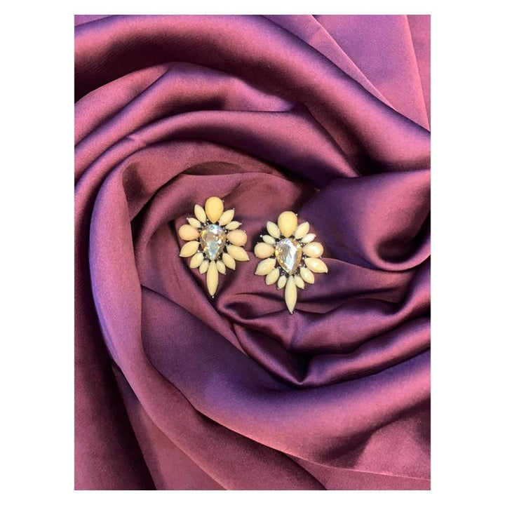 Garnet Lane- BROWN FLOWER STUDS