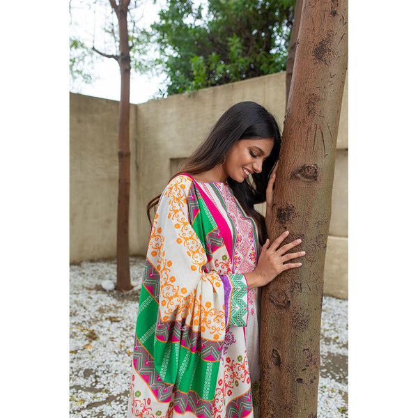 Zellbury- Digital Printed Cambric Shirt, Cambric Dupatta & Cambric Trouser WUW21X30135