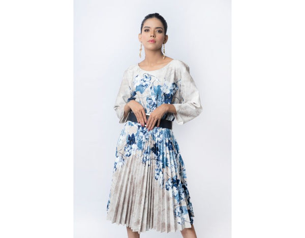 Sana Noor- Light Beige / White Western Cut Pleated Frock Luna