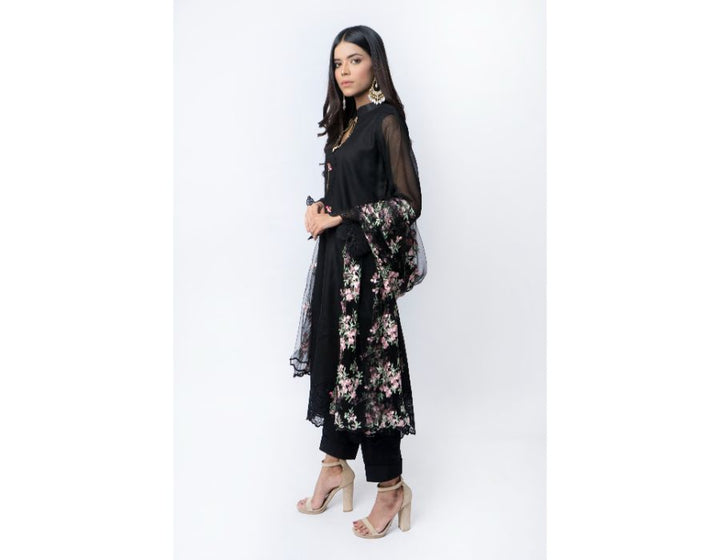 Sana Noor- Black Beauty Cotton Net Embroided 3 piece suit