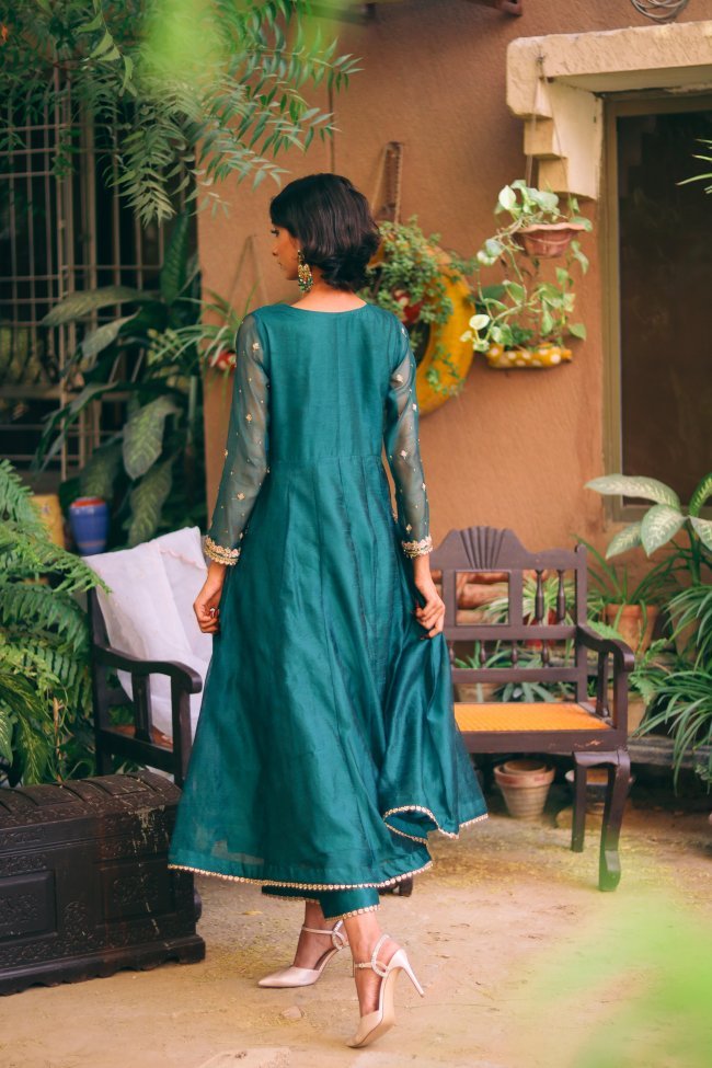 Sara Nisar- Aabshaar