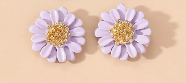 Pink Panda- Daisy Lilac Studs