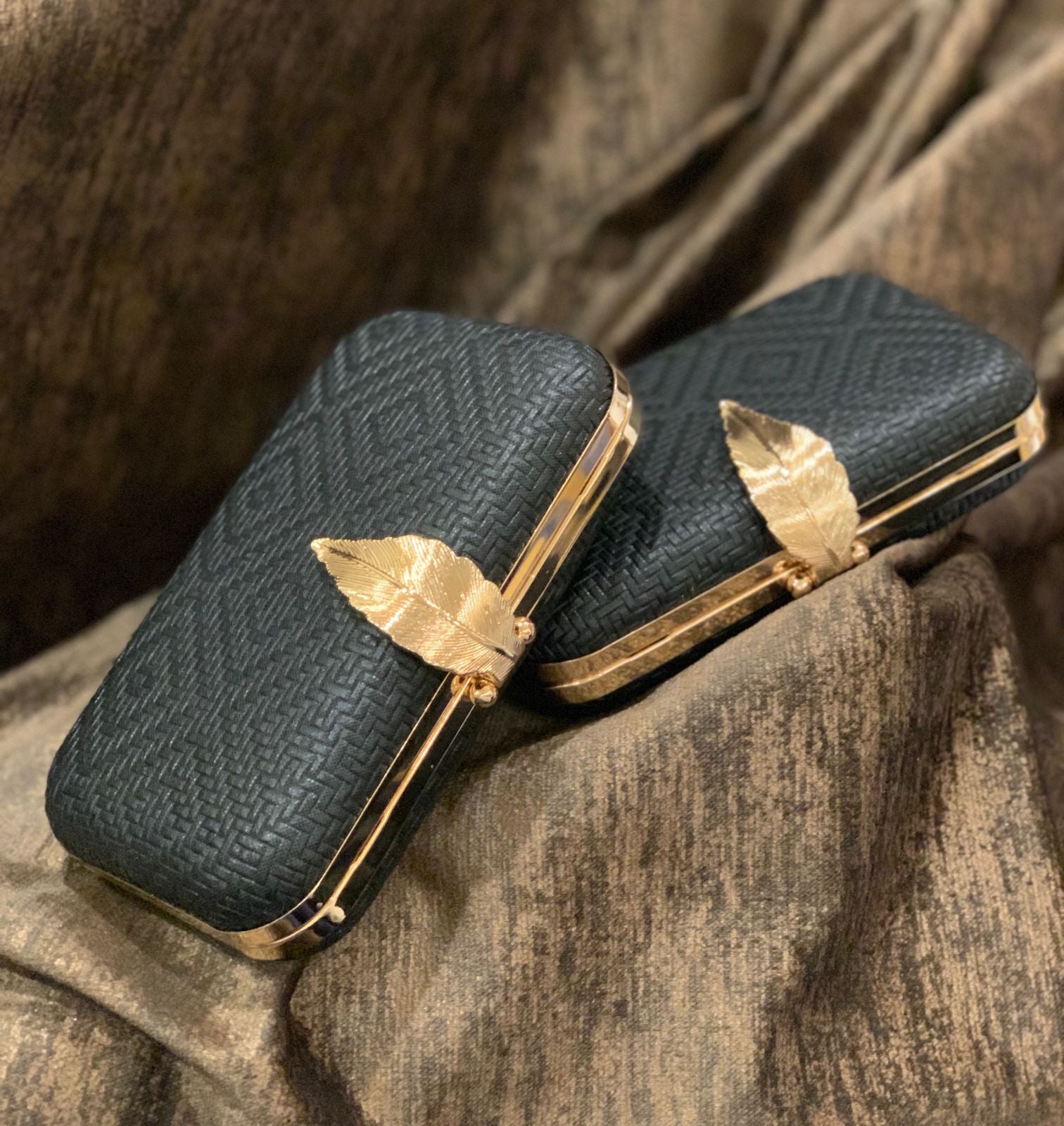Rabbiya Bags- Black Chatae With Leave Knob – Bagallery
