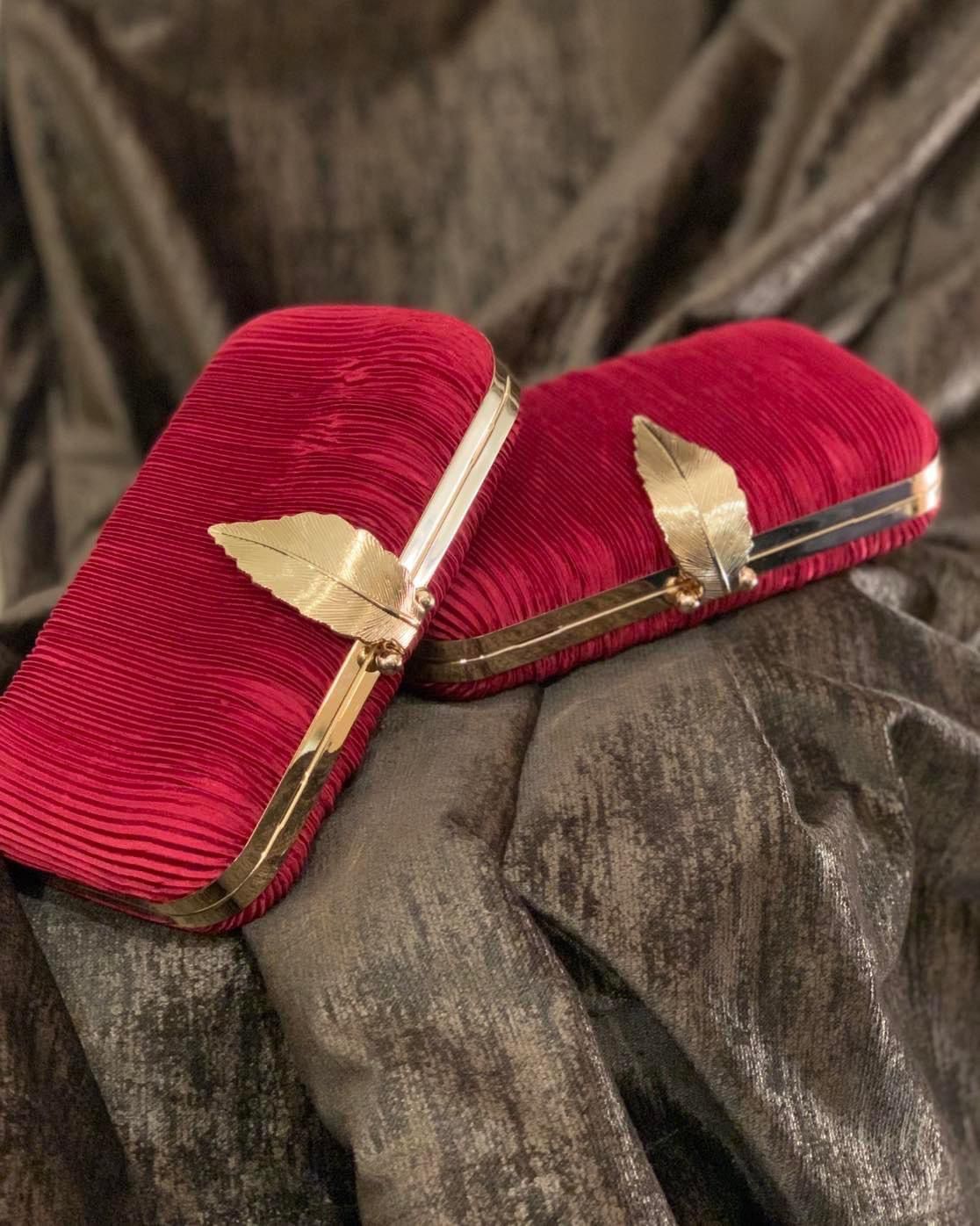 Rabbiya Bags- Maroon Pintex With Leave Knob – Bagallery