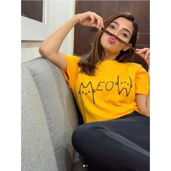 Emerce- MEOW Printed Half Sleeves T Shirt Yellow