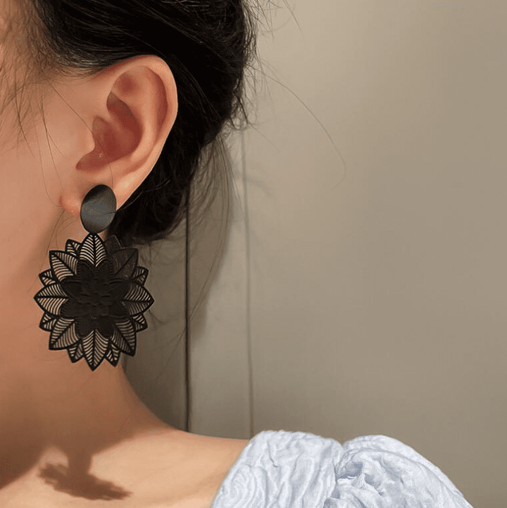 The Marshall- New Korean Black Ring Hollow-out Pattern Earrings for Women - TM-E-13-N