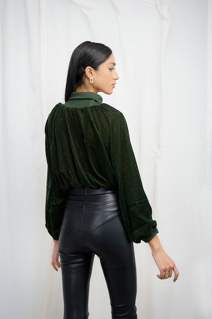 VYBE - Velvet crop high-neck- Green