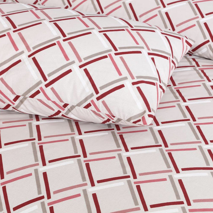 RUCHE - Vivid Burgundy - King Size Bed Sheet Set