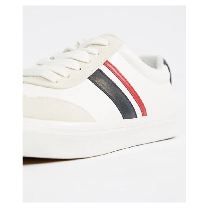 Asos Design- retro trainers in white with navy and red stripe