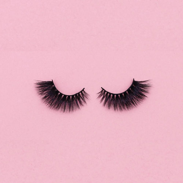 Flaunt & Flutter- Flarey Tale Eyelash + Eyelash Box