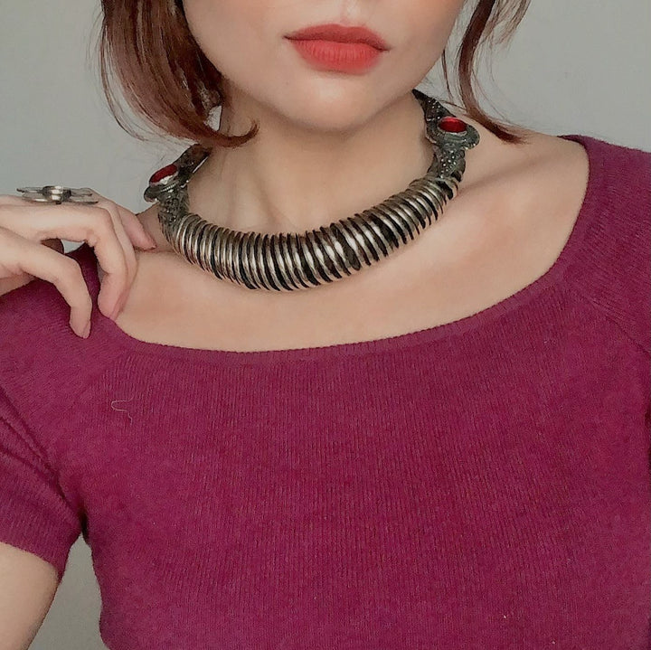 Tassel Hasli Croissant Choker